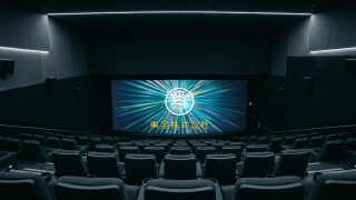 映画『DROP／ドロップ』は面白い？つまらない？正直レビュー｜半径15mに潜む狂気。スマホが「凶器」に変わる瞬間の結末とは？